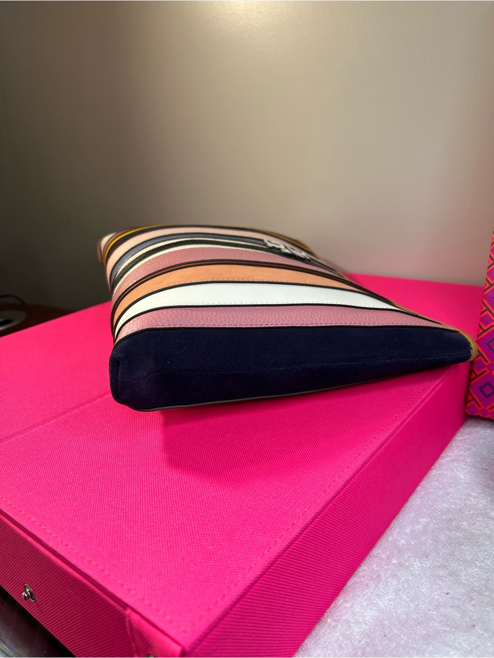 Tory Burch White Slide Sandals with Pink Logo and Striped Wristlet - Picture 15 of 16